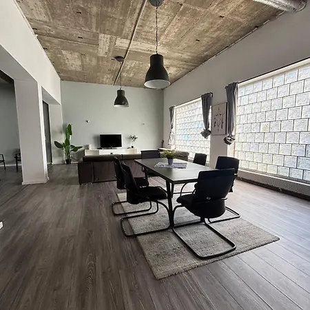 דירה Loft Character